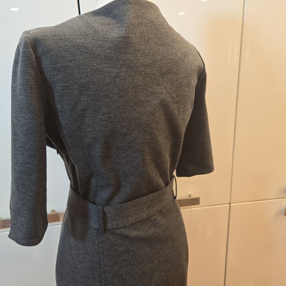 Banana Republic Short Sleeve Belted Stretch Midi Sheath Dress Gray Size 4 - Picture 4 of 10